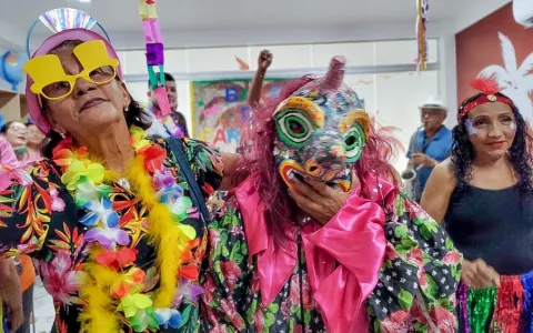 SES promove baile de carnaval 60+ na Policlínica d