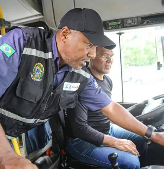 Operação Transporte Seguro: Inmeq/MA fiscaliza caixas-pretas de ônibus urbanos em São Luís