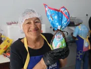 APAE de São Luís capacita familiares em produção de ovos de páscoa para incrementar renda