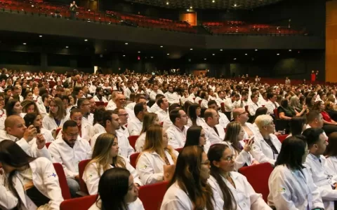 Brasil tem 575.930 médicos ativos: 2,81 por mil ha
