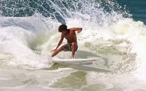 Surf: Kadu Pakinha busca bom início no Circuito Br