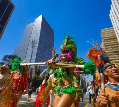 Avenida Paulista ganha cores e ritmos com prévia d