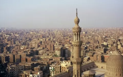 Explosão de bomba no Cairo fere cinco