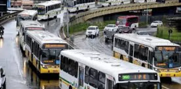 Porto Alegre: greve de ônibus chega ao 8º dia 