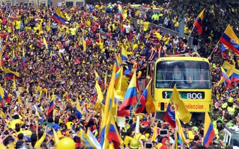 Cerca de 100 mil pessoas recebem Colômbia 