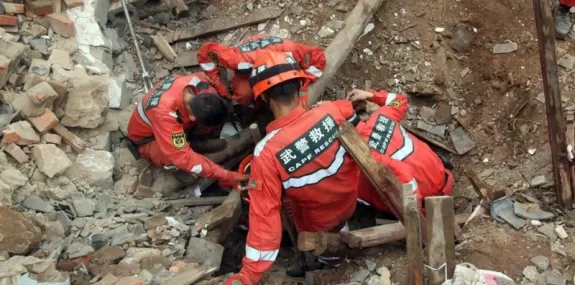 China: terremoto em Yunnan mata ao menos 381