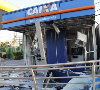 Ladrões explodem caixa eletrônico na zona leste de São Paulo