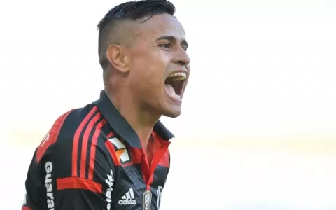Flamengo faz três gols e vence Coritiba no Maraca
