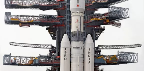 Índia lança o maior foguete de sua história espaci