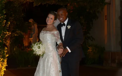 Fernanda Souza e Thiaguinho se casam em SP
