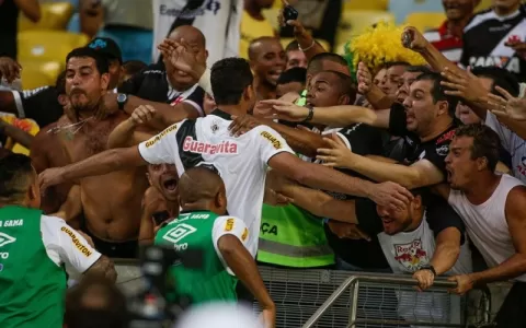 Com pênalti duvidoso, Vasco elimina o Flamengo