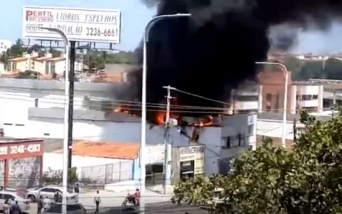 Incêndio destrói loja em São Luís