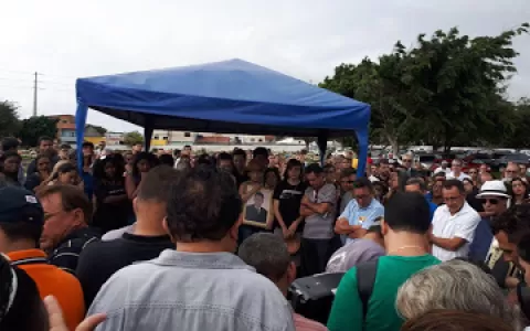 Vítimas de acidente aéreo são enterradas em São Lu