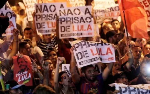 Defesa de Lula protocola pedido de habeas corpus j