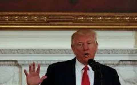 Trump recua e assina ordem para que EUA evitem sep