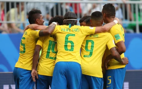 Por 2 a 0 Brasil segue para as quartas de final