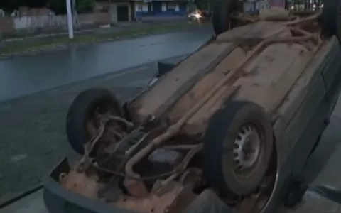 Motorista perde controle e carro capota em São Luí