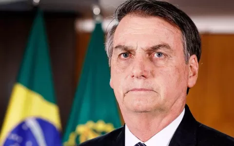 Bolsonaro ameaça desmantelar a democracia brasilei