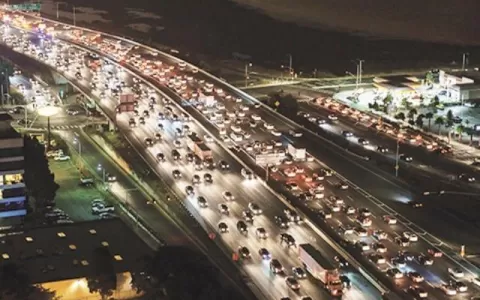 São Paulo: entra governo e sai governo o trânsito 