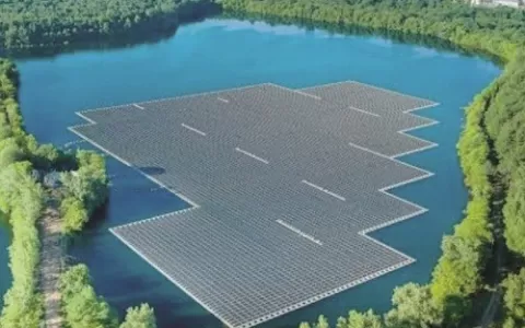​Maior usina solar flutuante do país na Represa Bi