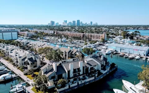 O mercado imobiliário do sul da Flórida continua s