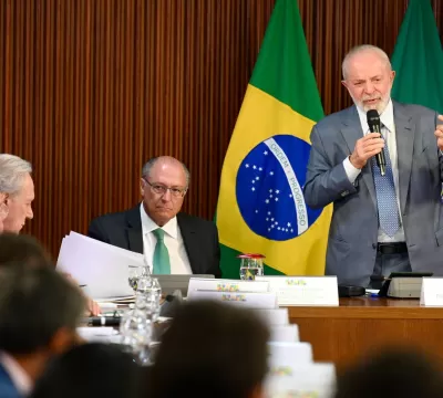 Lula cobra de ministros coordenação de falas e açõ