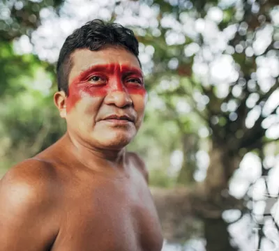 Artista indígena Joseca Mokahesi Yanomami entra pa