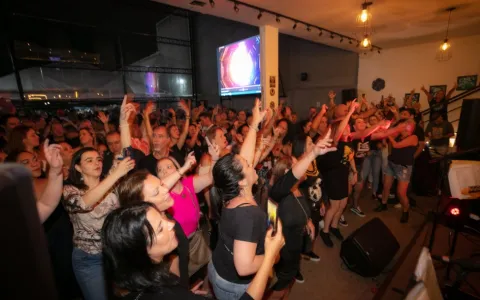 Festa flashback agita a zona norte com música ao vivo e presença de DJs da noite paulistana