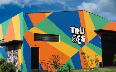 Trupe de Truões convida artistas de Uberlândia a p