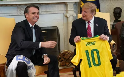 Trump e Bolsonaro querem imunidade à base de ameaç