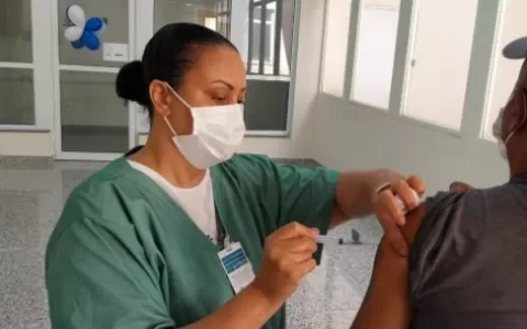 Hospital Municipal da Brasilândia vacina colaborad