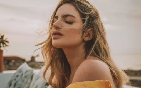 Musa pop colombiana Ángel Bleu lança o single Bail