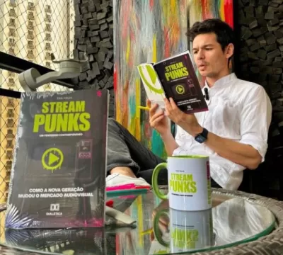 Paraibano lança livro em São Paulo