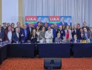 Lula recebe apoio de personalidades da sociedade c