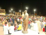Igreja Católica promove missa na Praça da Bíblia