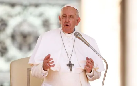 Papa acusa Rússia de agressão e imperialismo na Ucrânia 