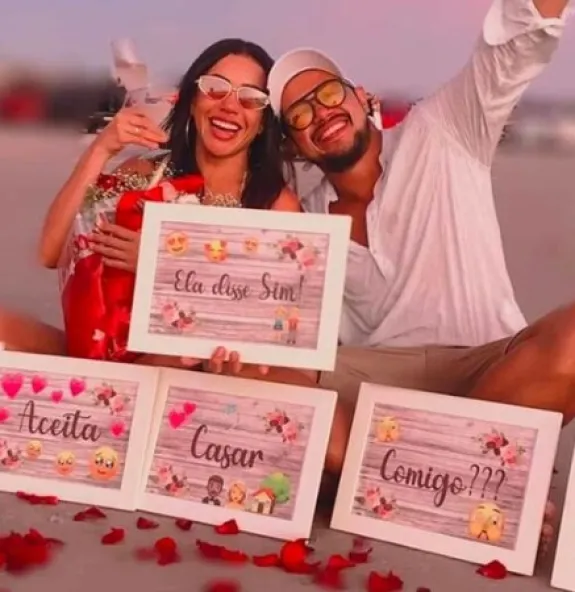 Viviane Batidão foi pedida em casamento em praia d