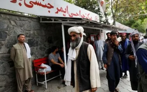 Número de mortos em explosão de mesquita em Cabul chega a 21 
