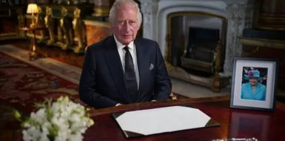 Charles III é proclamado soberano do Reino Unido 