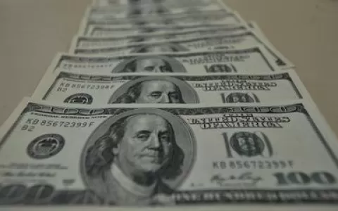 Dólar cai para R$ 5,15 na véspera de reunião do Co