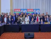Lula recebe apoio de personalidades da sociedade c