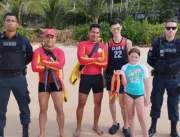 PMs e Bombeiros salvam turistas de afogamento em M