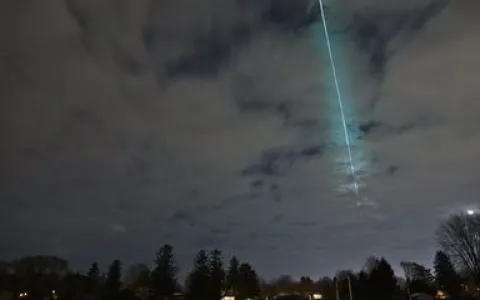 Agência Brasil Explica: o que são as luzes misteriosas vistas no céu? 