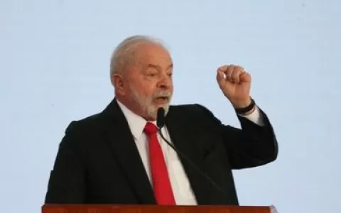 Lula entregará a cientistas medalha retirada por B
