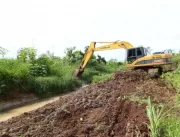 Prefeitura de Canaã realiza drenagem de córrego, a