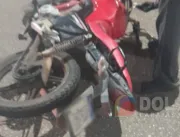 Motociclista fica gravemente ferido após colisão c