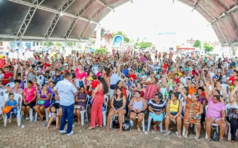 Canaã homenageia mães do município com show de prê