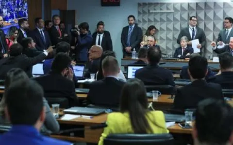 CPMI interroga ex-ajudante de Bolsonaro sobre cons