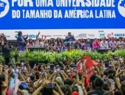 Lula participa de congresso da UNE e promete mais 