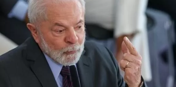 Lula diz que seguirá investindo “ainda mais” no fu